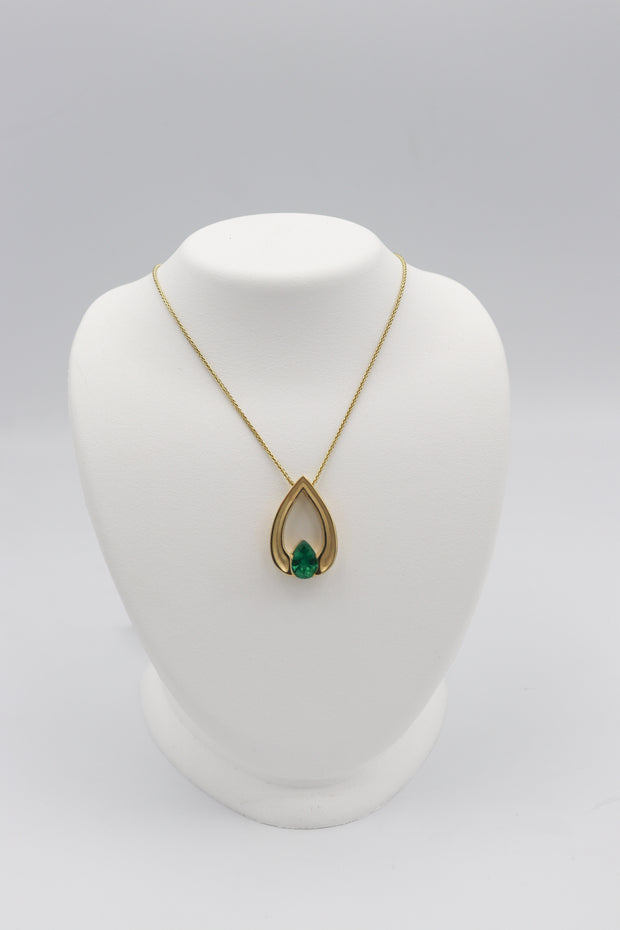 14Karat Yellow Gold Pear Shaped Emerald Necklace