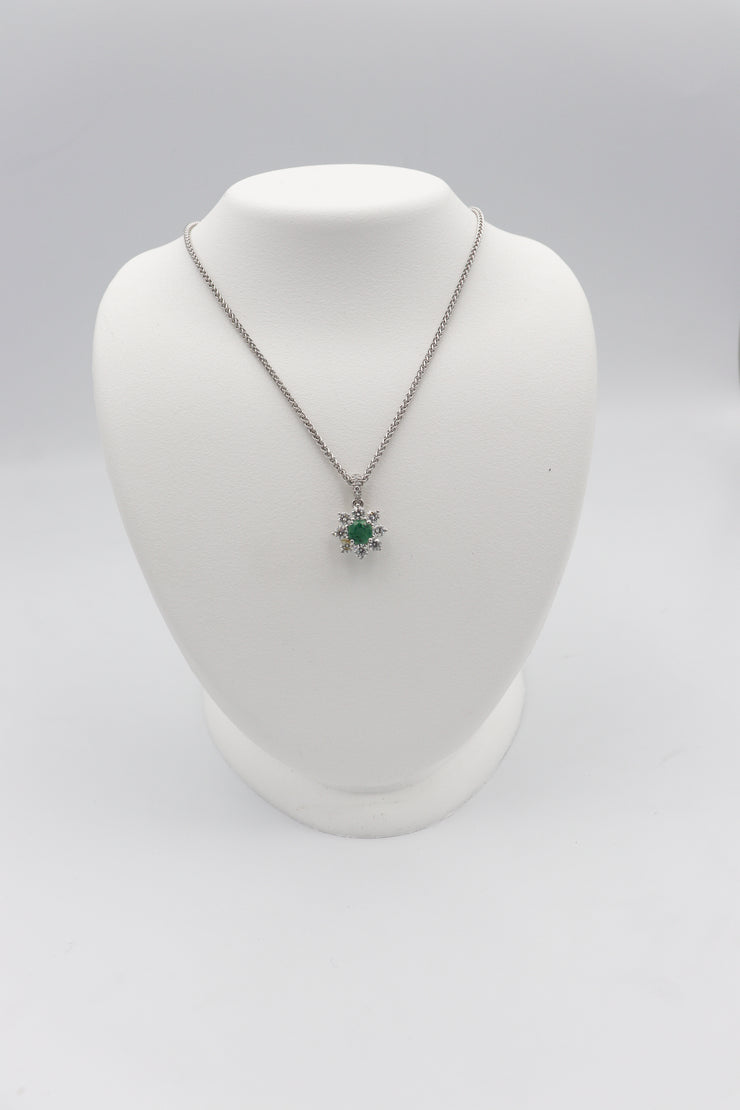 14Karat White Gold Emerald Flower Shape Pendant